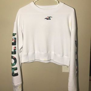 Hollister white sweatshirt